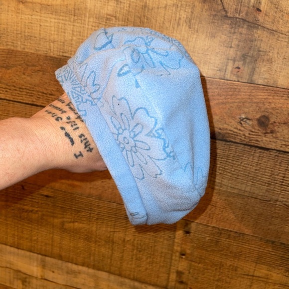 Old Navy Floral Fleece Beret Hat - Picture 2 of 5